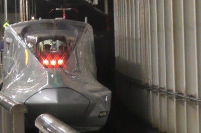 Testowy wjazd na stację Sendai nowej generacji pociągu japońskich kolei - ALFA-X