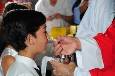 Jej syn przystępuje do komunii. Jak usłyszała o prezencie dla księdza to puknęła się w głowę