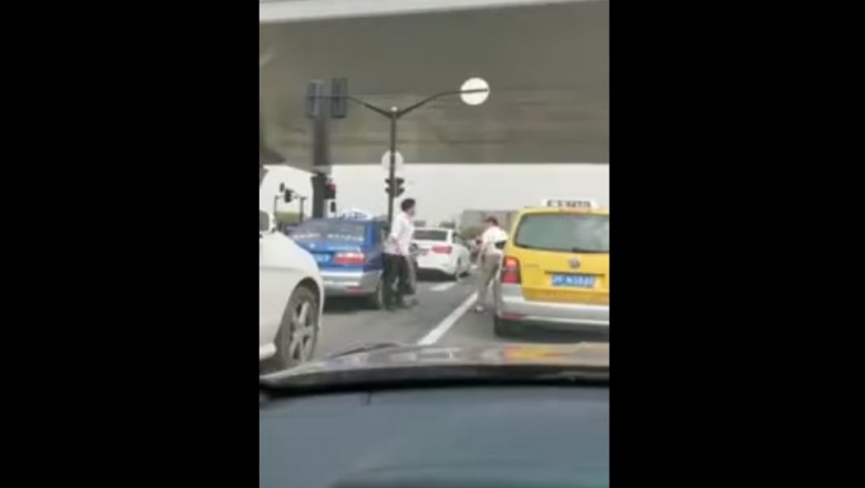 Niby zwykła bójka dwóch typów na ulicy, jednak finał zaskoczy niejednego