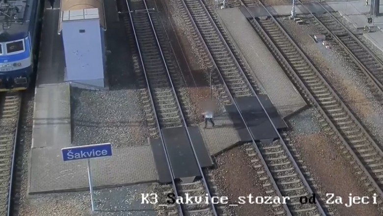 Potrącenie kobiety na stacji kolejowej w Czechach. Wbiegła wprost pod pociąg