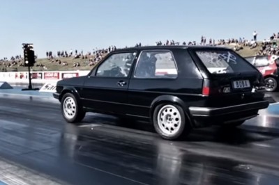 1233 KM pod maską. Z tym Golfem II na światłach nie masz żadnych szans