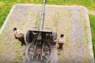 Miała jedno proste zadanie do wykonania. Kobieta i jej misja z armatą