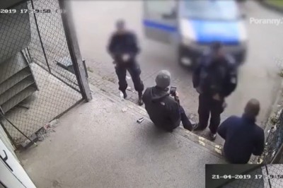 Policjanci rzucili gościem o glebę, bo nie miał przy sobie dowodu - Białystok 
