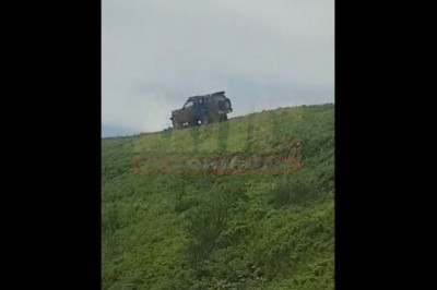 Dachowanie Jeepa na górze i katapulta kierowcy