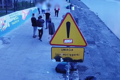 Brutalny atak Sebixa, który nagrała kamera. Policja poszukuje tego mężczyzny
