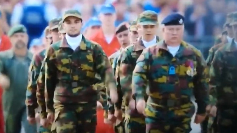 Kadeci rozwalili system. Tak wyglądał ich przemarsz przed królem