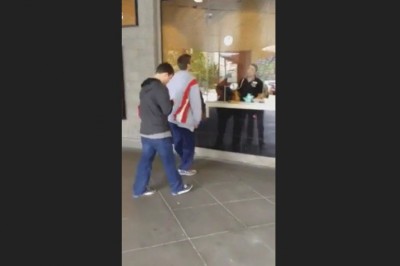 Jak wejść na jednym bilecie do kina? Ci goście mają na to patent