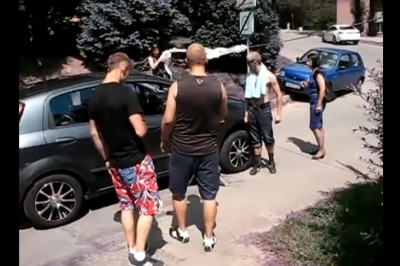 Nietypowa brama weselna. Czyli jak nie zatrzymywać nowożeńców