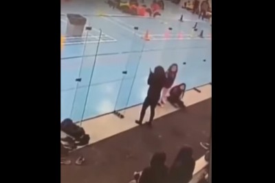 Dziewczyna w szkole rozwaliła system. Koleżanki nie wierzyły w to co robi 