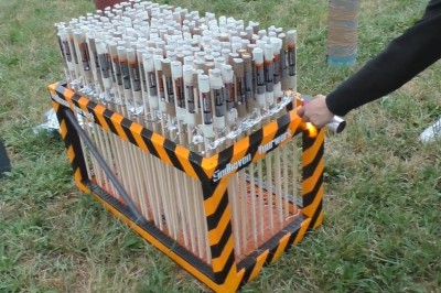 To jest dopiero zabawa z fajerwerkami. Konkretny zestaw