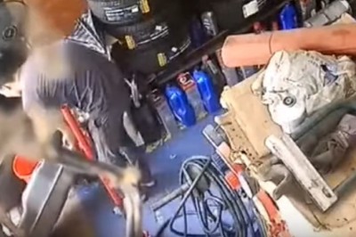 Mietek daj baniaka zlejemy benzynę. Mechanicy, którzy doprowadzili do pożaru