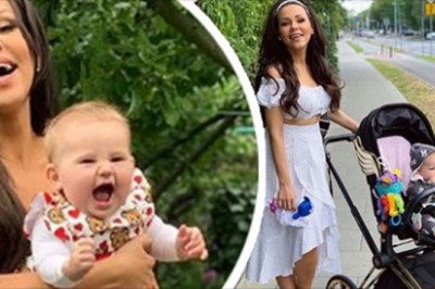 Sylwia Bomba raczkuje razem z córeczką. Film stał się hitem wśród mam