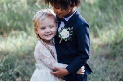 Ta pozornie niewinna sesja zdjęciowa oburzyła internautów. Padły dziwne oskarżenia 