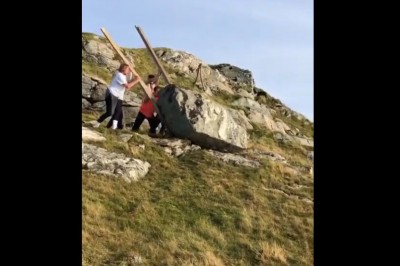 Hardkorowa zabawa na wzgórzu. Wpadli na konkretny pomysł 