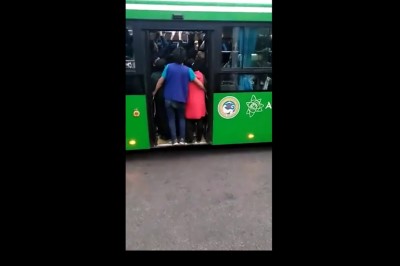 Gdy umówiłeś się z dziewczyną i właśnie odjeżdża ostatni autobus 