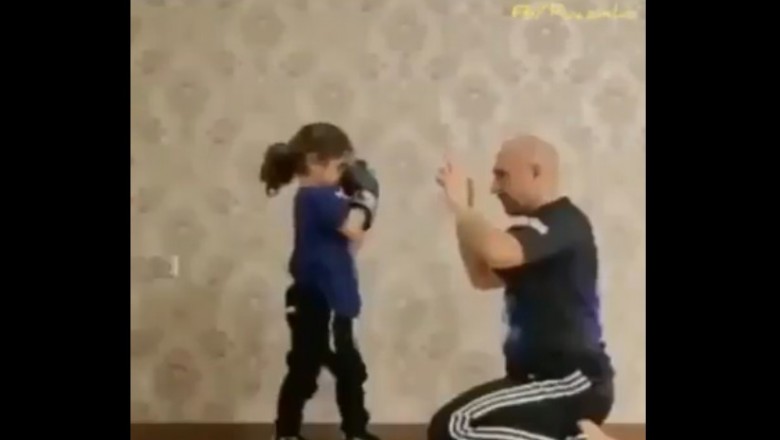 Ojciec dostaje oklep od swojej córki w czasie treningu