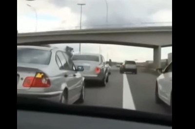 Seba nie ogarnął mocy swojego BMW. Uszkodził cztery auta