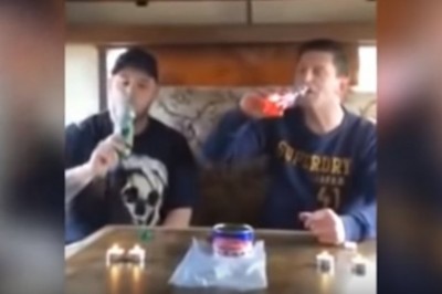 Dwóch cwaniaków kontra kiszony śledź. Reakcja na ten przysmak była rewelacyjna