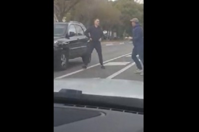 Ledwo wrócił do samochodu. Tak się kończą niepotrzebne spięcia na drodze