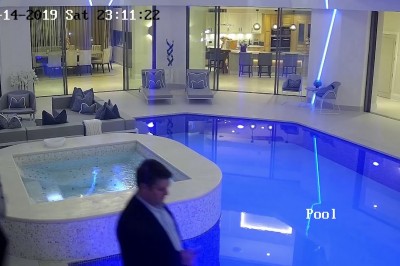 Kiedy jesteś na imprezie i odwalasz konkretny numer nad basenem