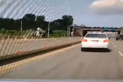 Jedziesz sobie spokojnie, a tu nagle konkretne dachowanie przed Twoim autem