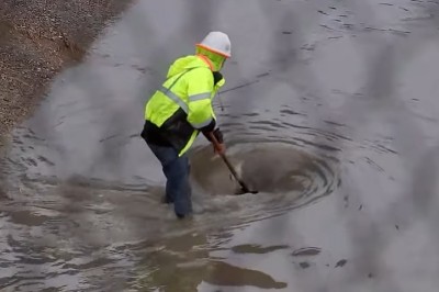 Bohater na autostradzie. Dzięki niemu wszyscy mogli ruszczyć w dalszą drogę