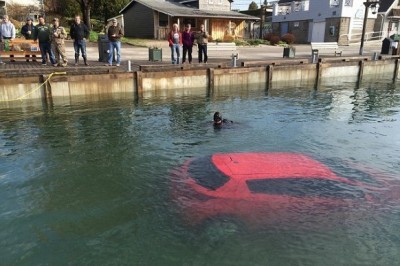 Wjechała autem do jeziora, bo tak poprowadził ją GPS. Za bardzo zaufała urządzeniu