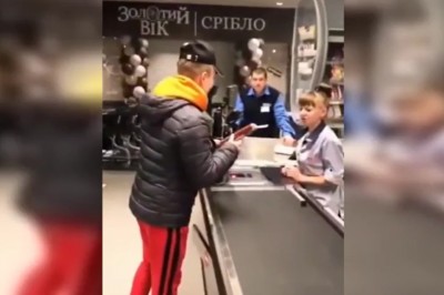 Dwóch ziomków zagięło kasjerkę i ochroniarza. System rozwalony