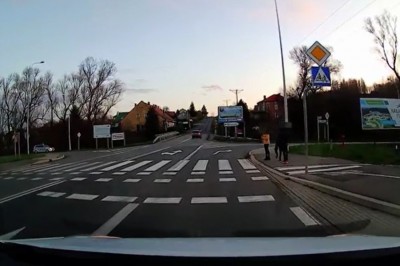 Szybka kara dla Janusza wyprzedzania na przejściu. Musiał się zdziwić