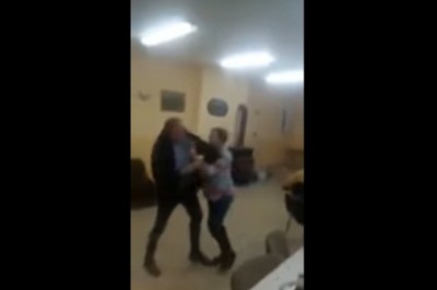 Wigilia u sołtysa. Impreza na której krzesła i talerze latają 