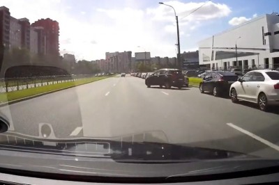 Jedziesz sobie spokojnie, a tu nagle konkretna awaria wodociągów 