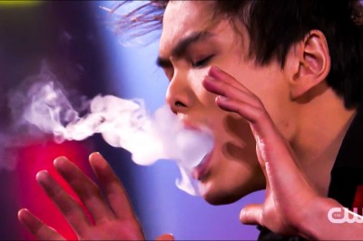 Eksperci nie potrafili wyjaśnić tej sztuczki. Trick z kartami, który przeczy logice