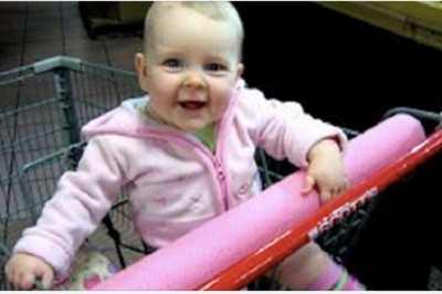 Kobieta podeszłą do matki z córeczką w sklepie. Wyszeptała do dziecka „Pożegnaj się z mamusią”