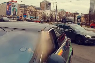 Taksówkarz z gazem kontra przechodnie w Warszawie 