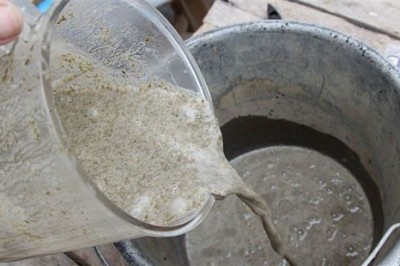 Pomalowała ściany bardzo nietypową farbą. Po kilku dniach efekty przerosły jej oczekiwania