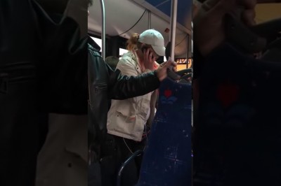 Karyna z Jessiką odstawiają pato przedstawienie w miejskim autobusie