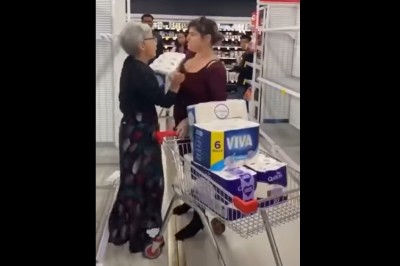 Walka o papier toaletowy w sklepie w Australii. Ludziom puszczają nerwy