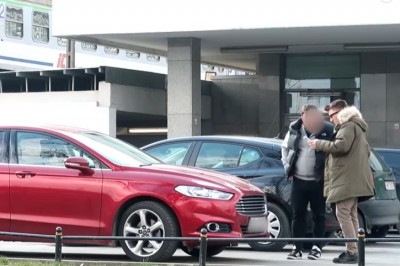 Z ukrytą kamerą przyłapał nieuczciwego handlarza 