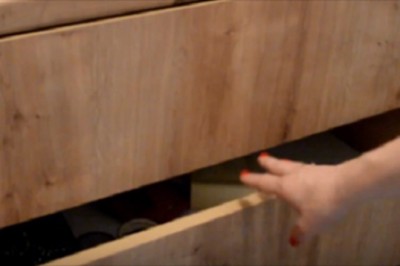 Poszła do chłopaka którego poznała na imprezie. „Zajrzałam do jego szuflady i wybiegłam”