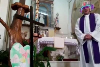 Ksiądz i jego mistrzowska transmisja. Przypadkowo włączył filtry