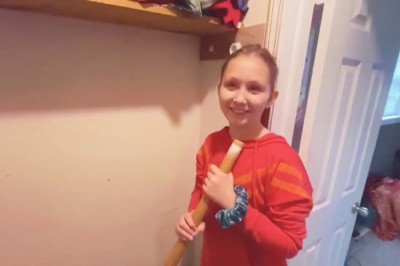 Tatuś nie mógł wytrzymać jak zobaczył co córka wyczynia w garderobie 