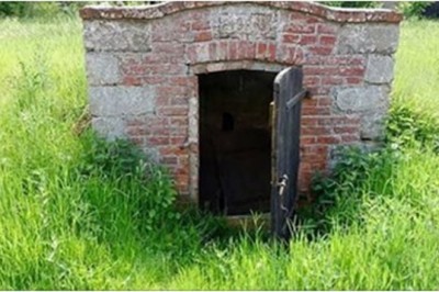 Tata zszedł do piwnicy po ziemniaki, nie wracał więc poszła po niego mama. W piwnicy wydarzyła się tragedia