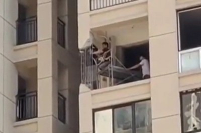 Ten sąsiad mocno przesadził. Rozbiórka na balkonie 