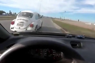 Wyprzedziła go kobieta. Chciał dać jej nauczkę, ale karma była szybsza