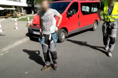Wsiadł do cudzego auta i je przeparkował. Stało na zakazie