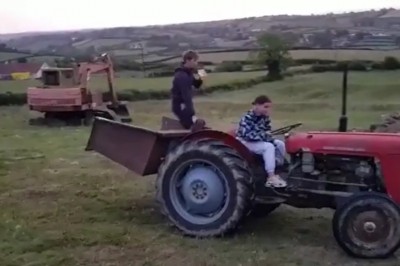 Piwero w łapie i jazda traktorem. To nie mogło się dobrze skończyć