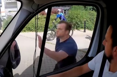 Kiedy brak Ci argumentów i kamieniem chcesz pokazać kto ma rację 