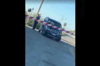 Stanął Fiatem na przejeździe. Machaniem chciał zatrzymać pociąg 