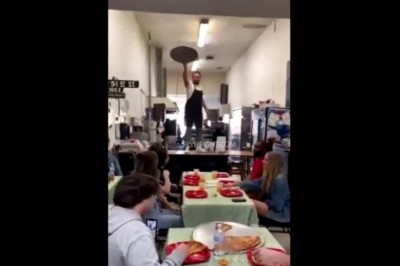 Typa w pizzerii trochę poniosło. Tak ją zaserwował na stole