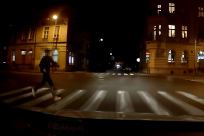 Symulant w Krakowie i jego udawana akcja na pasach 